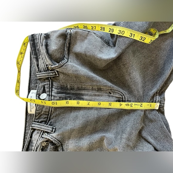 Abercrombie & Fitch The Ankle Straight Ultra High Rise Jeans - Picture 13 of 14